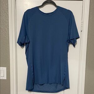 lululemon athletica Men's Ocean Blue Short Sleeve Tee